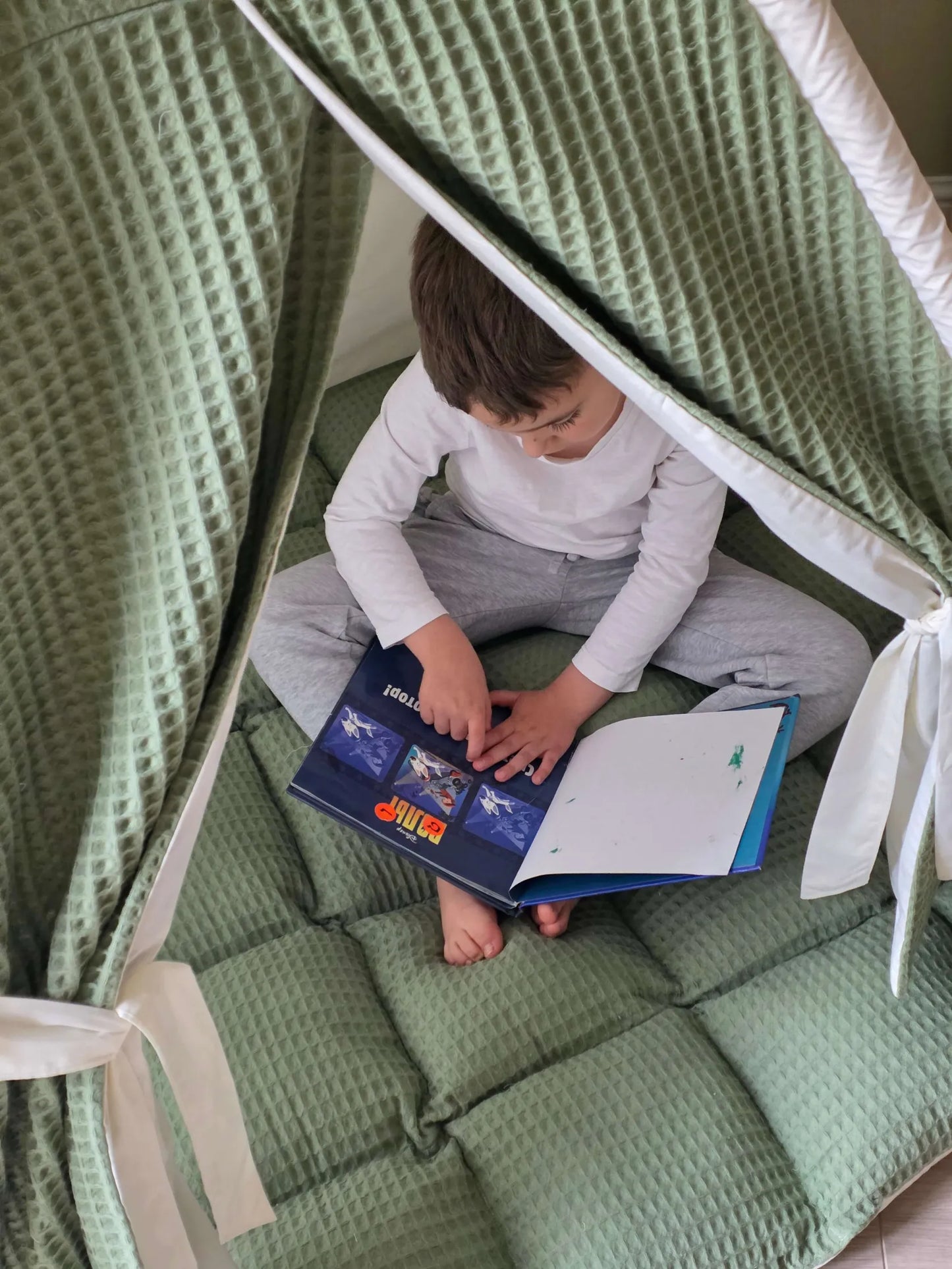 🏕️ Kids Wigwam Play Tent | 150cm Tall | Indoor/Outdoor | Includes Cushion & Feathers
